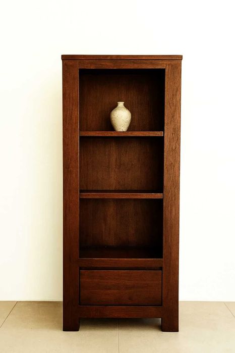 Biblioteczka drewniana, słupek, regał na książki. Dreno egzotyczne.