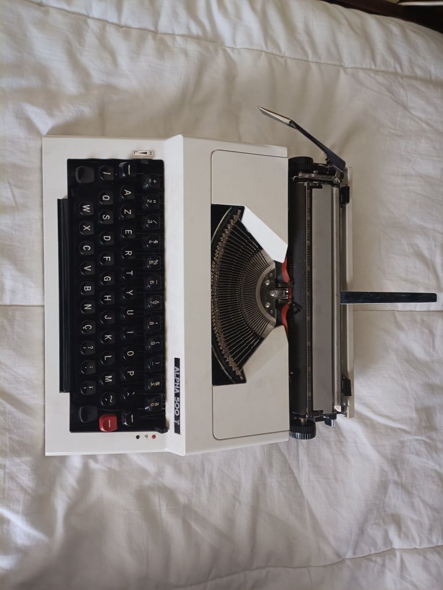 Máquina de Escrever Alpha 500 T