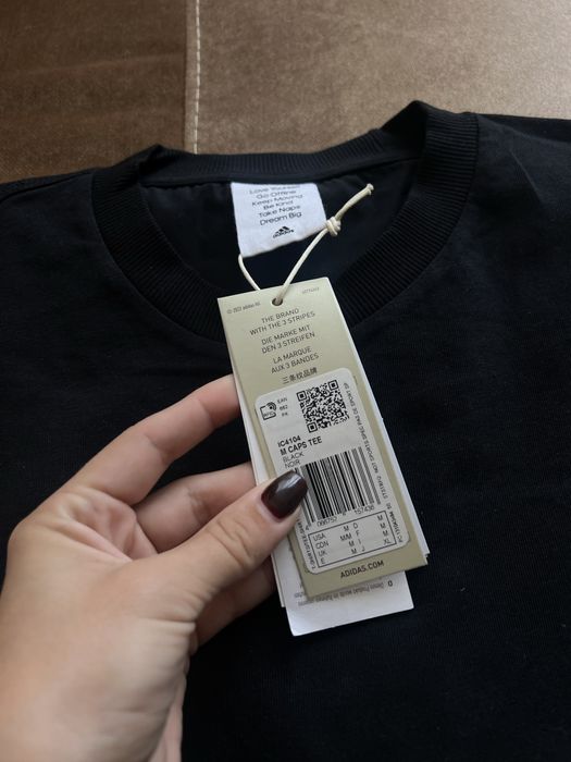 Футболка ADIDAS чорна базова  / розмір M