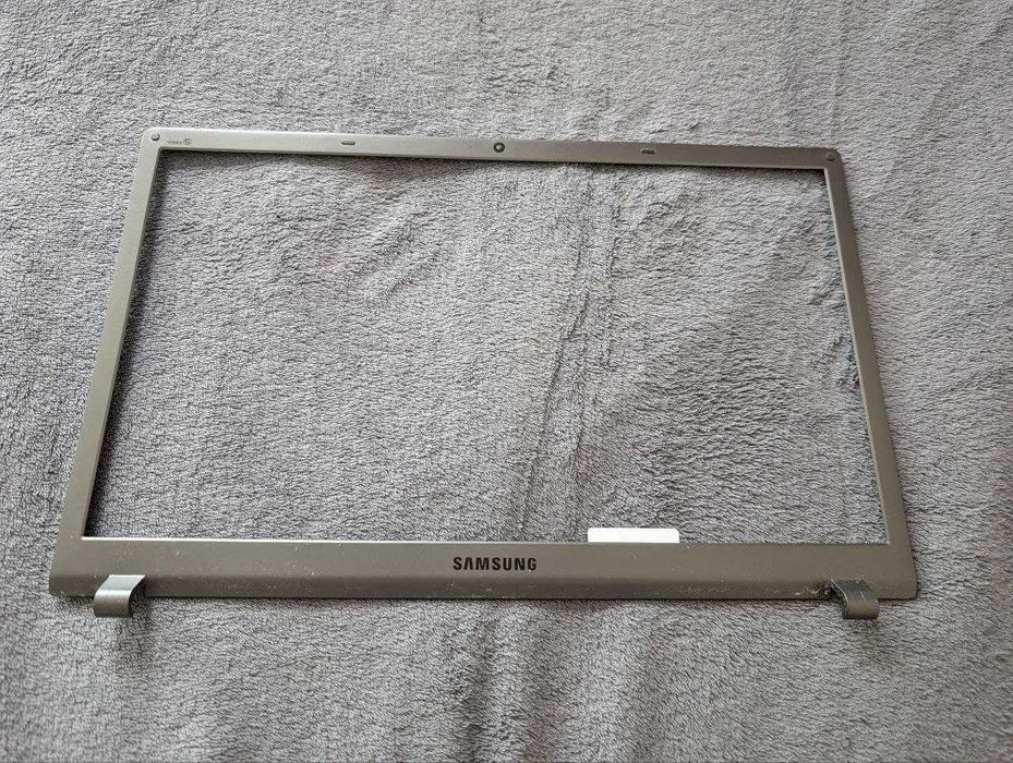 Ramka ekranu Samsung 550P – sprawna, oryginał