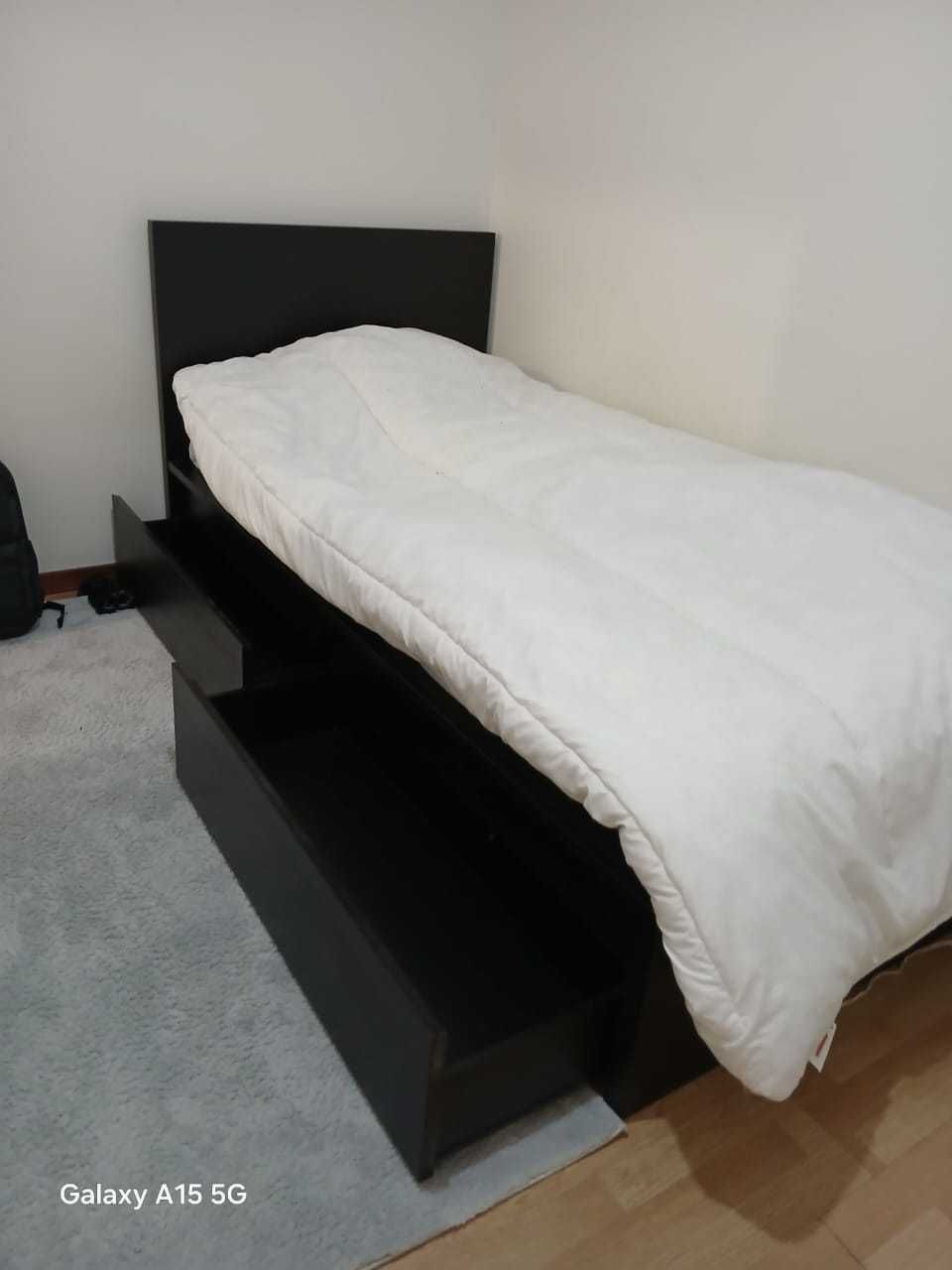 Cama solteiro com colchão e gavetas