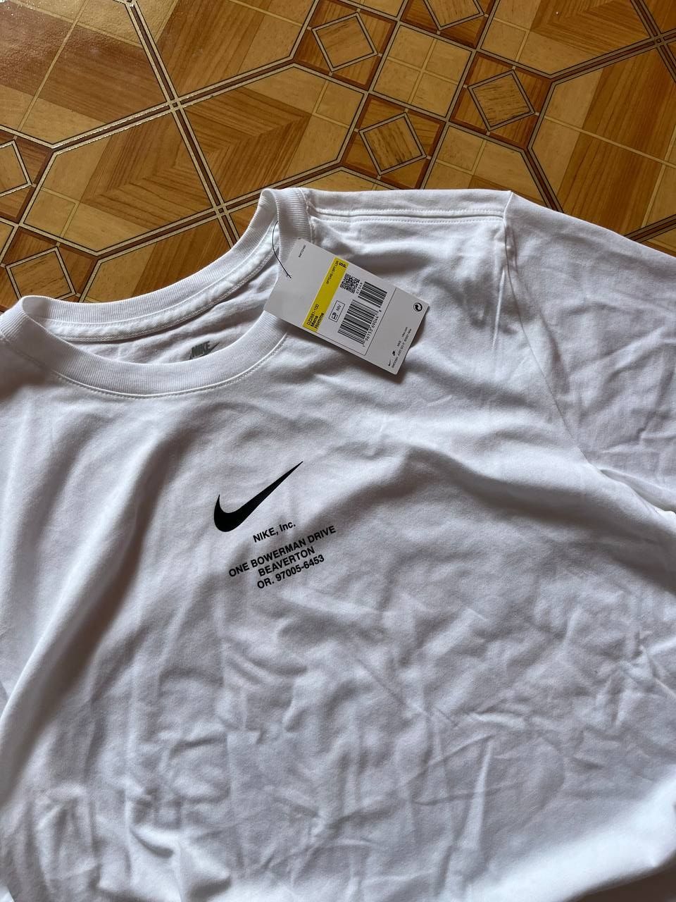 Футболка Nike Swoosh з нових колекцій