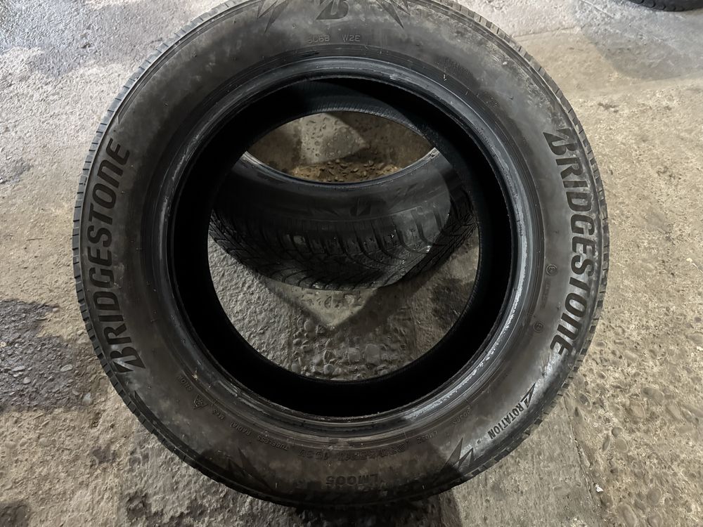 Шини BRIDGESTONE 235/55R17 Резина Колеса два 4.3mm Два 2.8mm 2018р