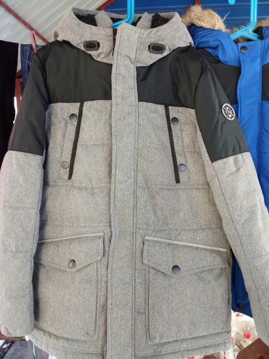 Зимова куртка на хлопчика в гарному стані зріст 147