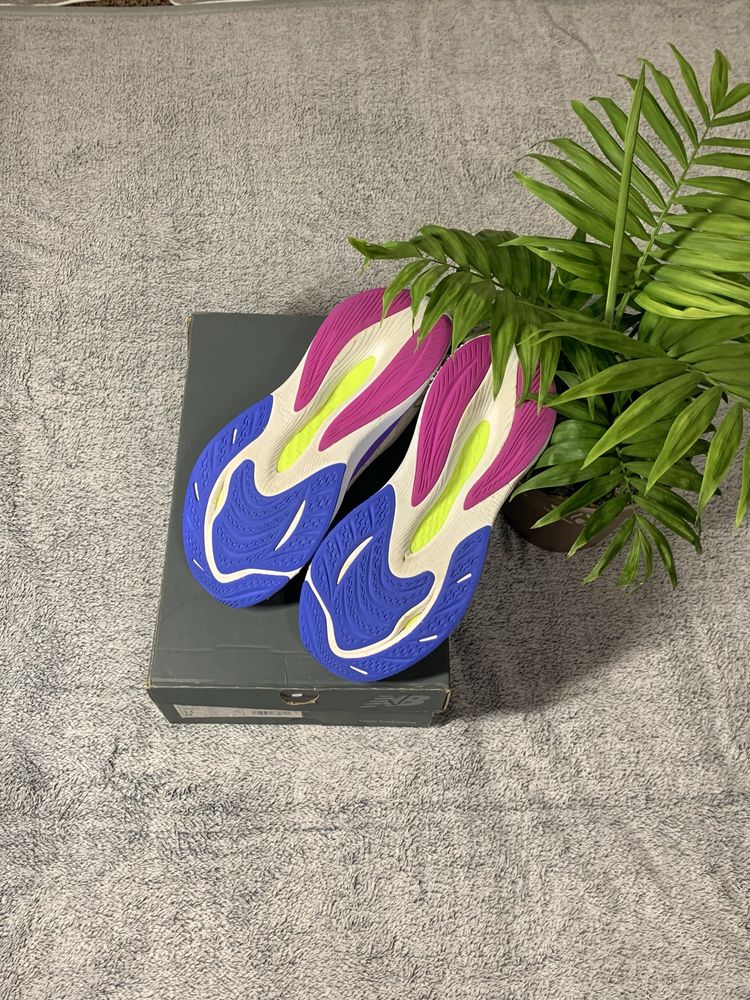 Бігові Кросівки New Balance FuelCell Propel [41.5]