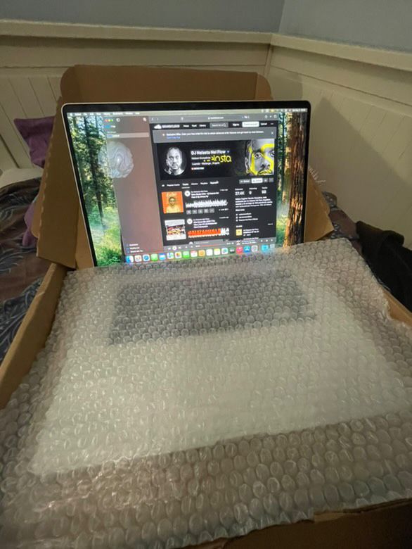 MacBook Pro 19 novo