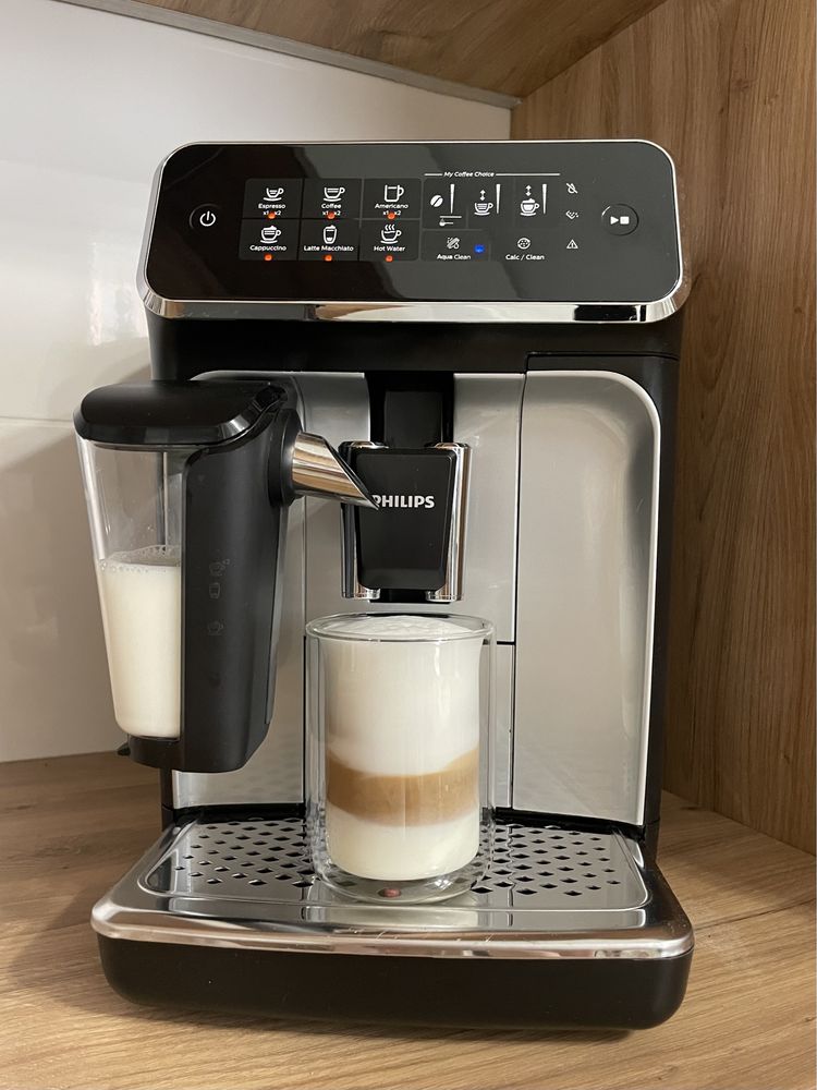 Кавомашина Philips latte go 3200 series