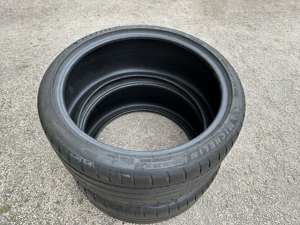 235 35 R19 Michelin Pilot Sport 4s