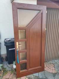 Drzwi drewniane wyjściowe z demontażu