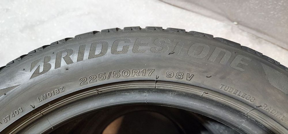 225.50.17 Bridgestone Blizzak LM001 2шт