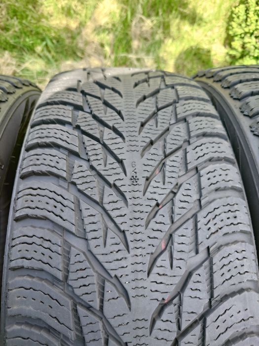 Шины зимние NOKIAN 215/55 R18