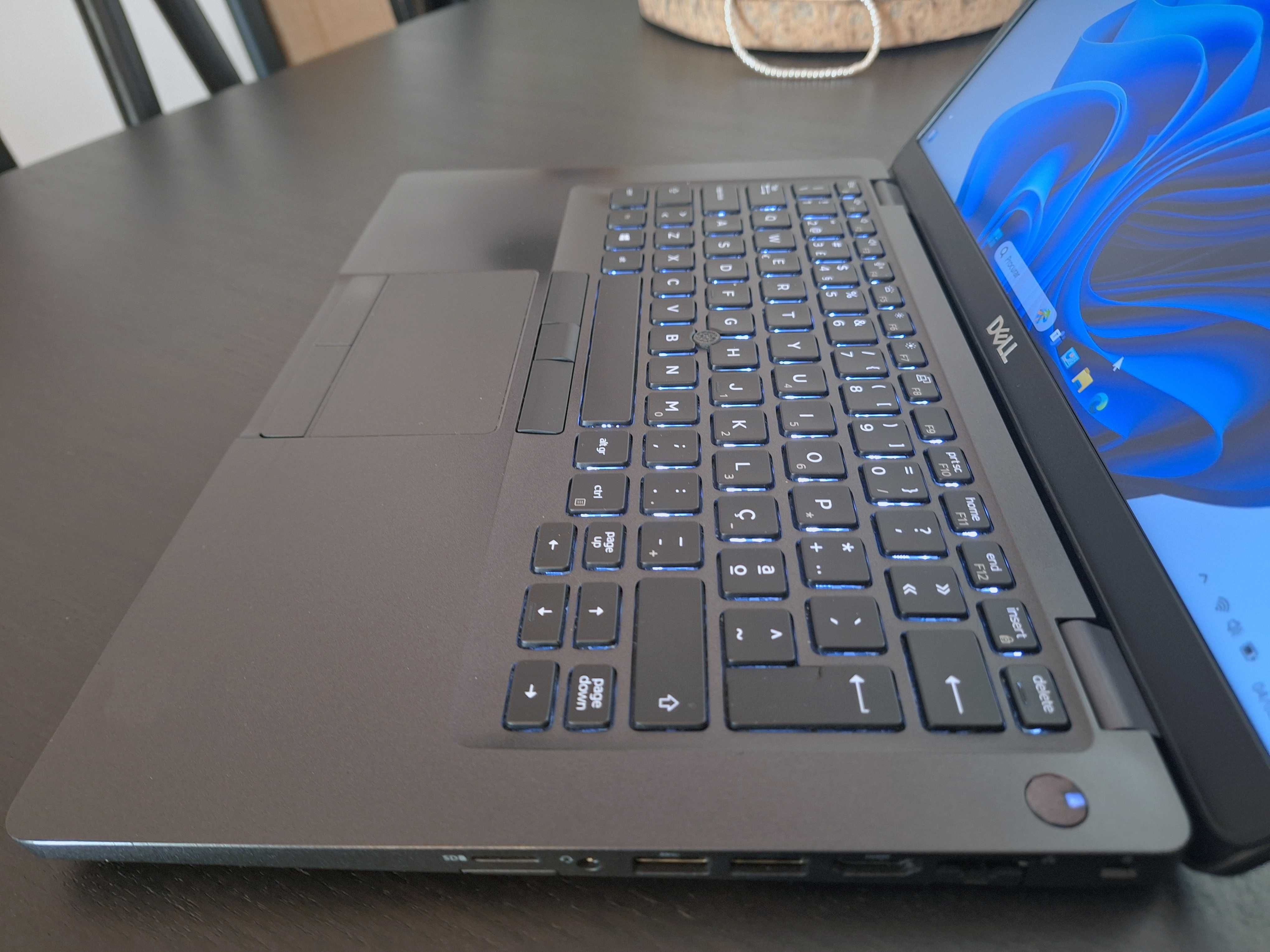 Dell Latitude Pro CPU i5 a 4.1MHZ 8ªG, ecrã IPS FHD,  SSD Rapidíssimo
