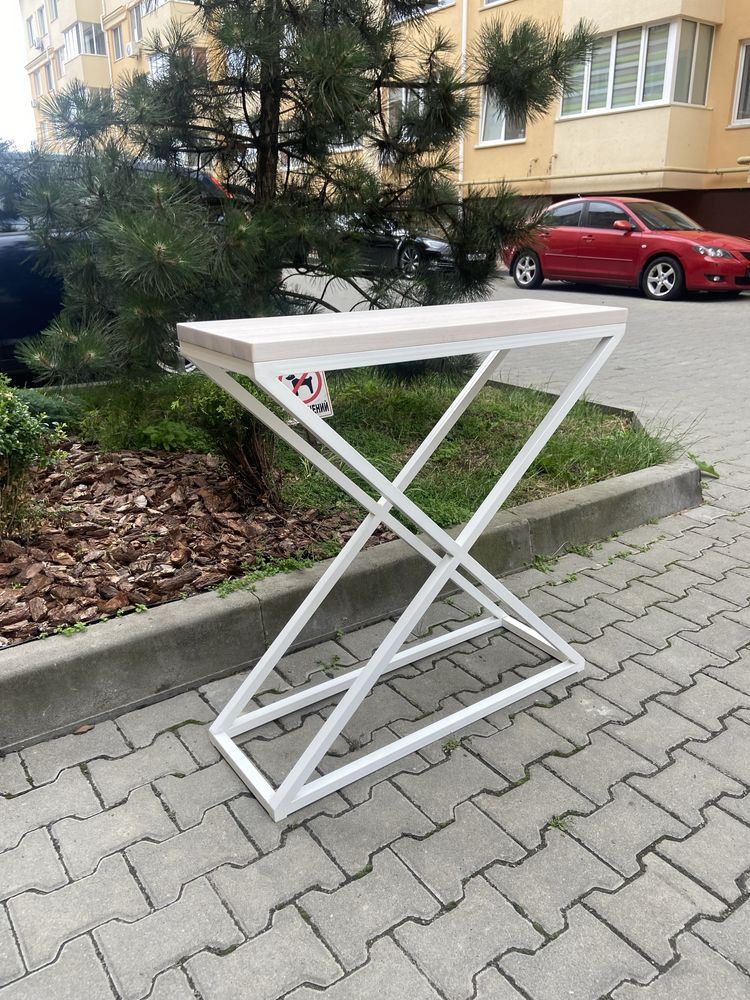 Консоль, консольний декоративний столик