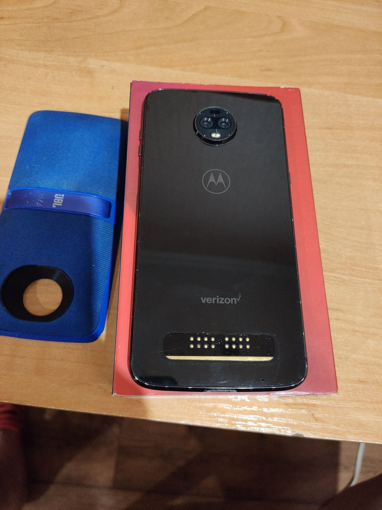 Motorola Moto Z3 4/64 + JBL SoundBoost 2 Speaker Moto Mod