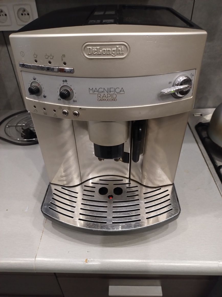 Ekspres ciśnieniowy DeLonghi Magnifica