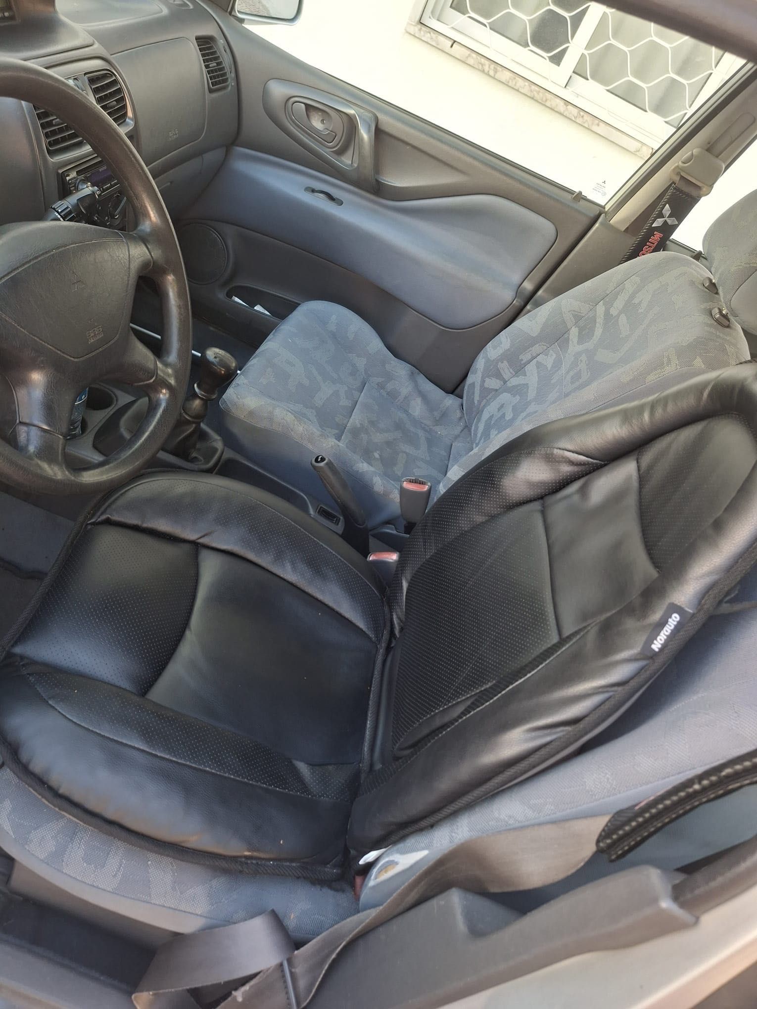 Mitsubishi Space Star 1.3 16V 83cv com mala no tejadilho