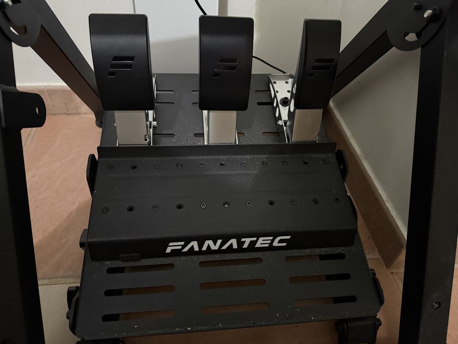 Simulador Fanatec Clubsports F1 Esports v2