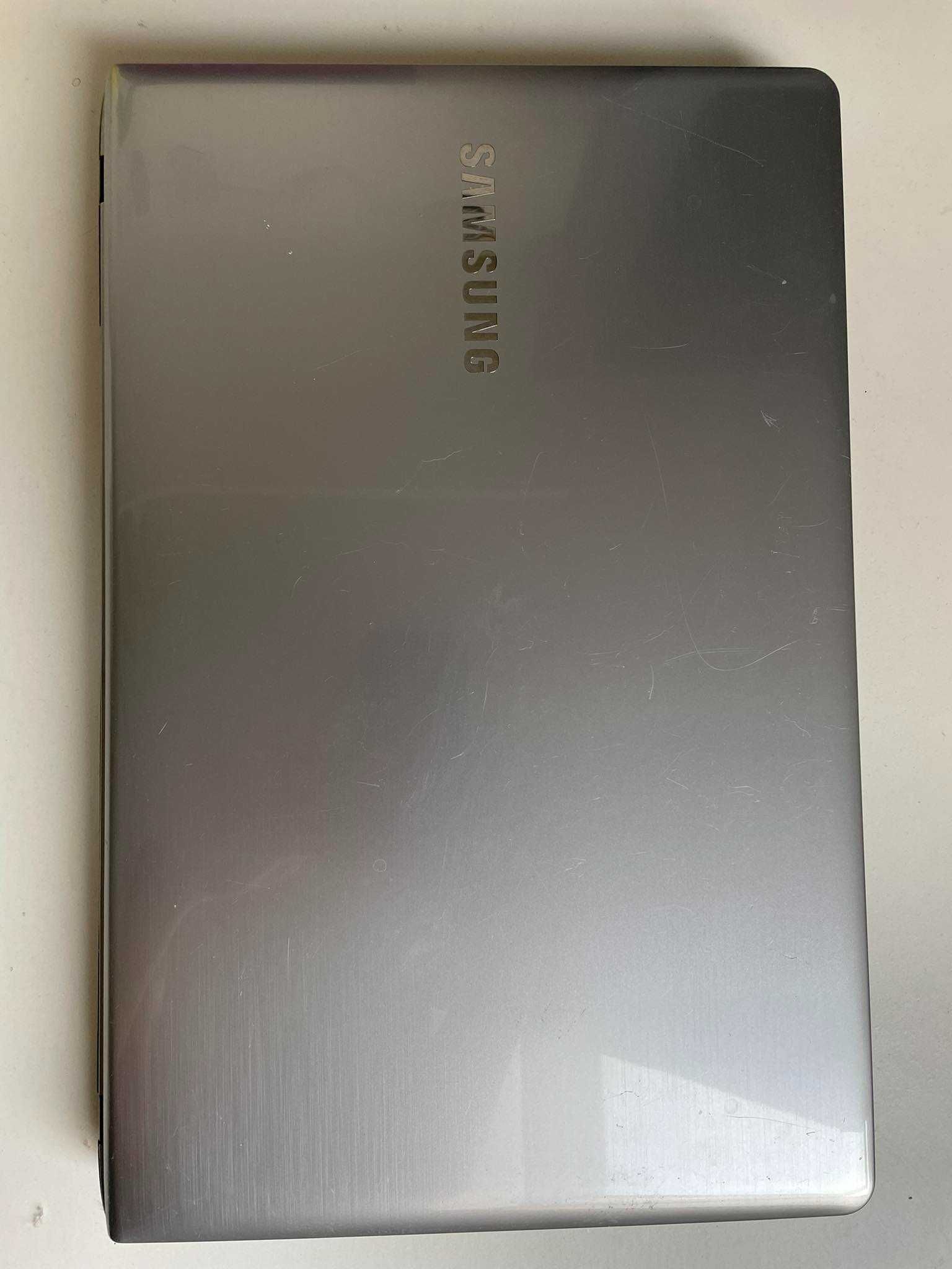 Laptop Samsung NP270E5E, procesor Intel i5, 8 GB RAM, Nvidia