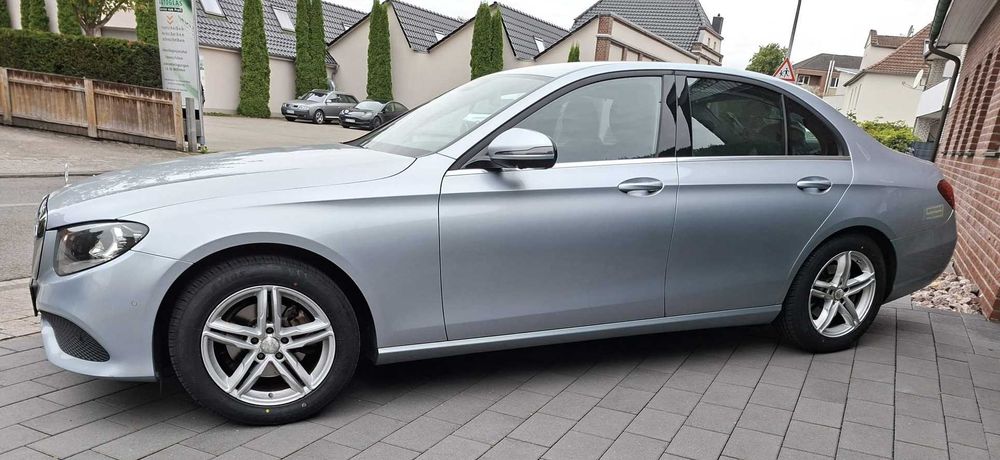 Mercedes E 220 Diesel Exclusive Automático