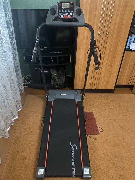 Бігова доріжка Sportstech F10