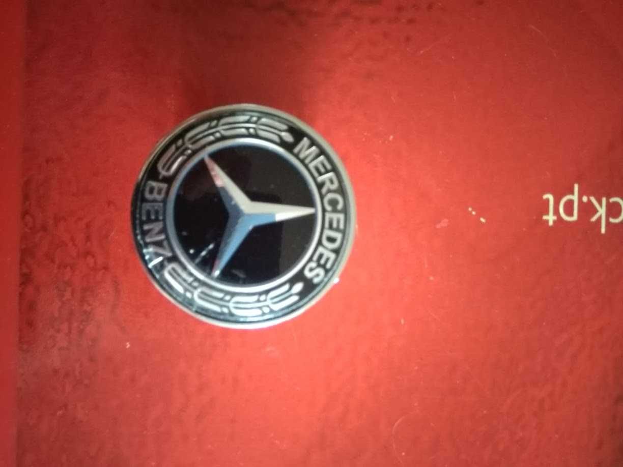 Emblema Mercedes para capô