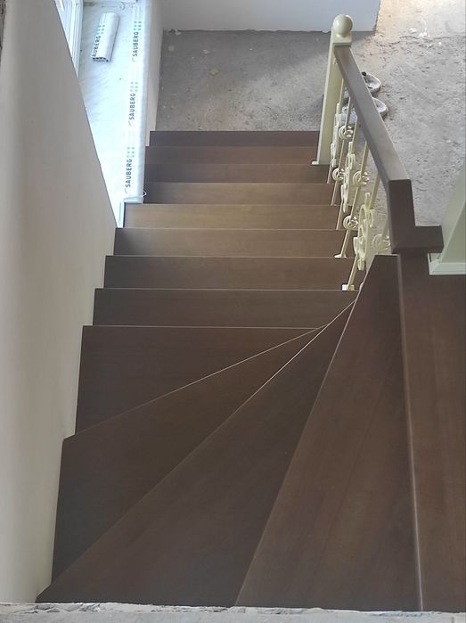 Сходи лофт  металевий каркас перила сходинки лестница драбина