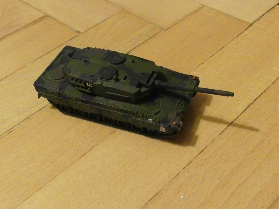 Model czołgu Leopard skala H0 metalowy
