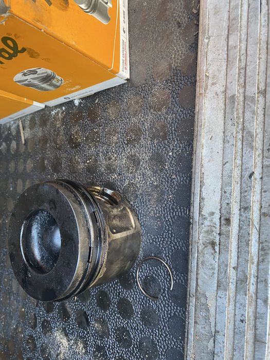 Поршня Форд транзіт 2.2 стандарт