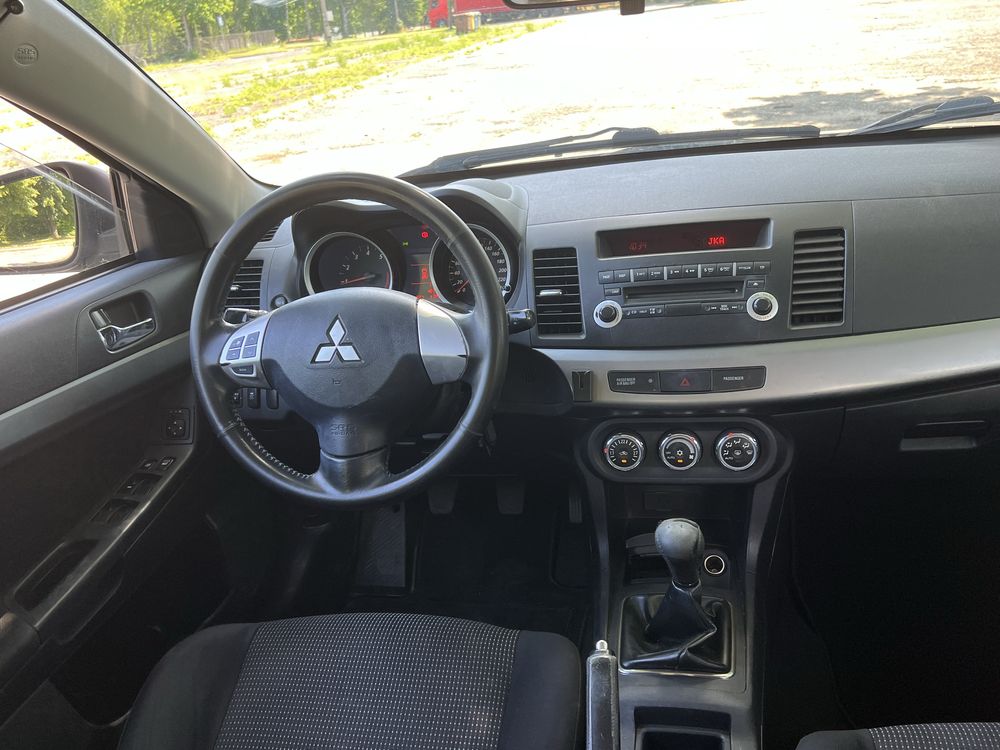 Mitsubishi Lancer_1.6 benzyna_Klima_Bez rdzy_2xkomplety kół