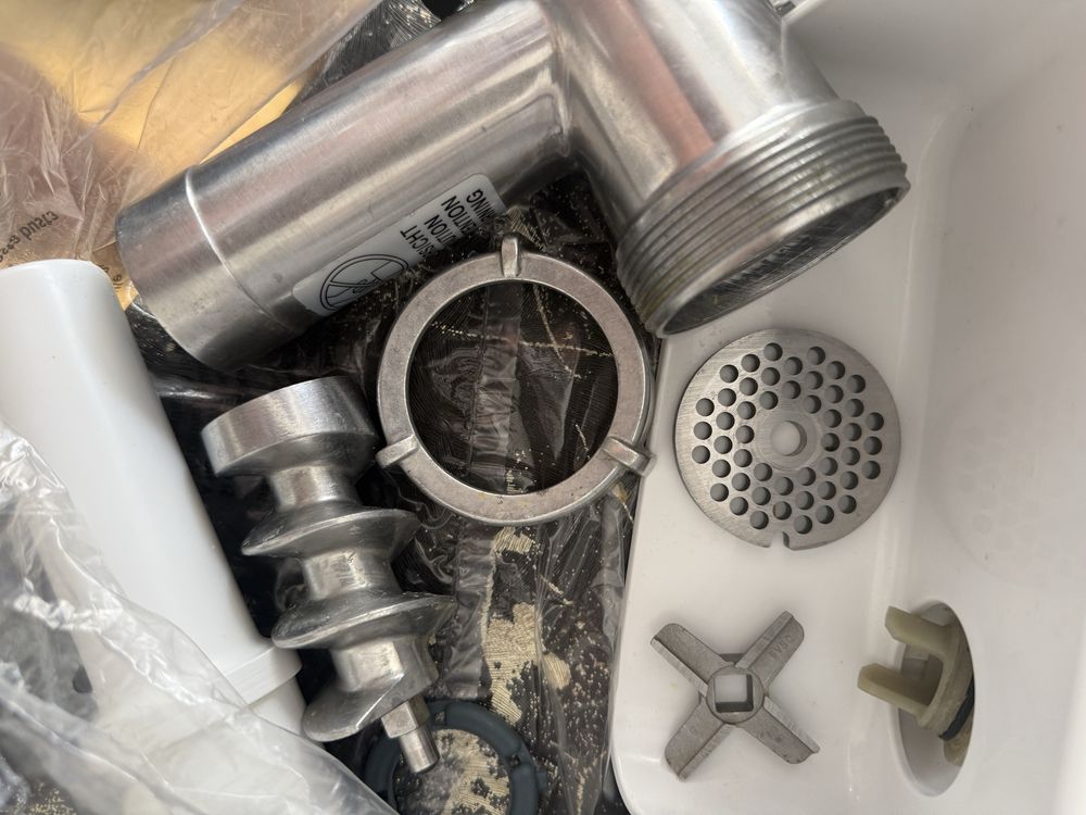 Bosch mum 5 em bom estado ainda esta dentro de garantia da worten