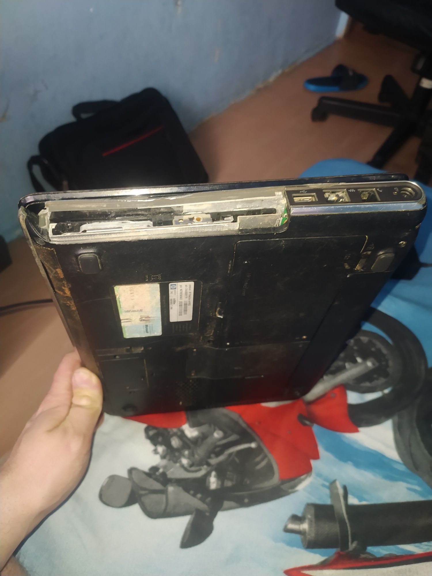 Laptop HP Pavilion dv3000 uszkodzony