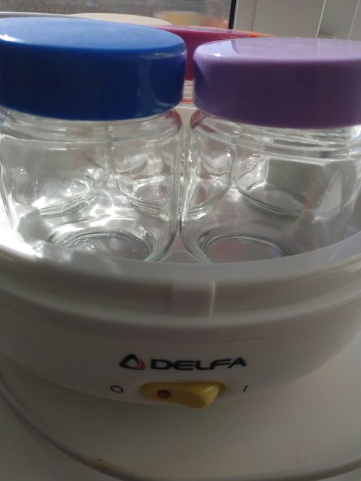 Йогуртниця в ідеальному стані , 7 баночок по 200 мл