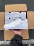 Nowe białe buty. Rozmiar 43