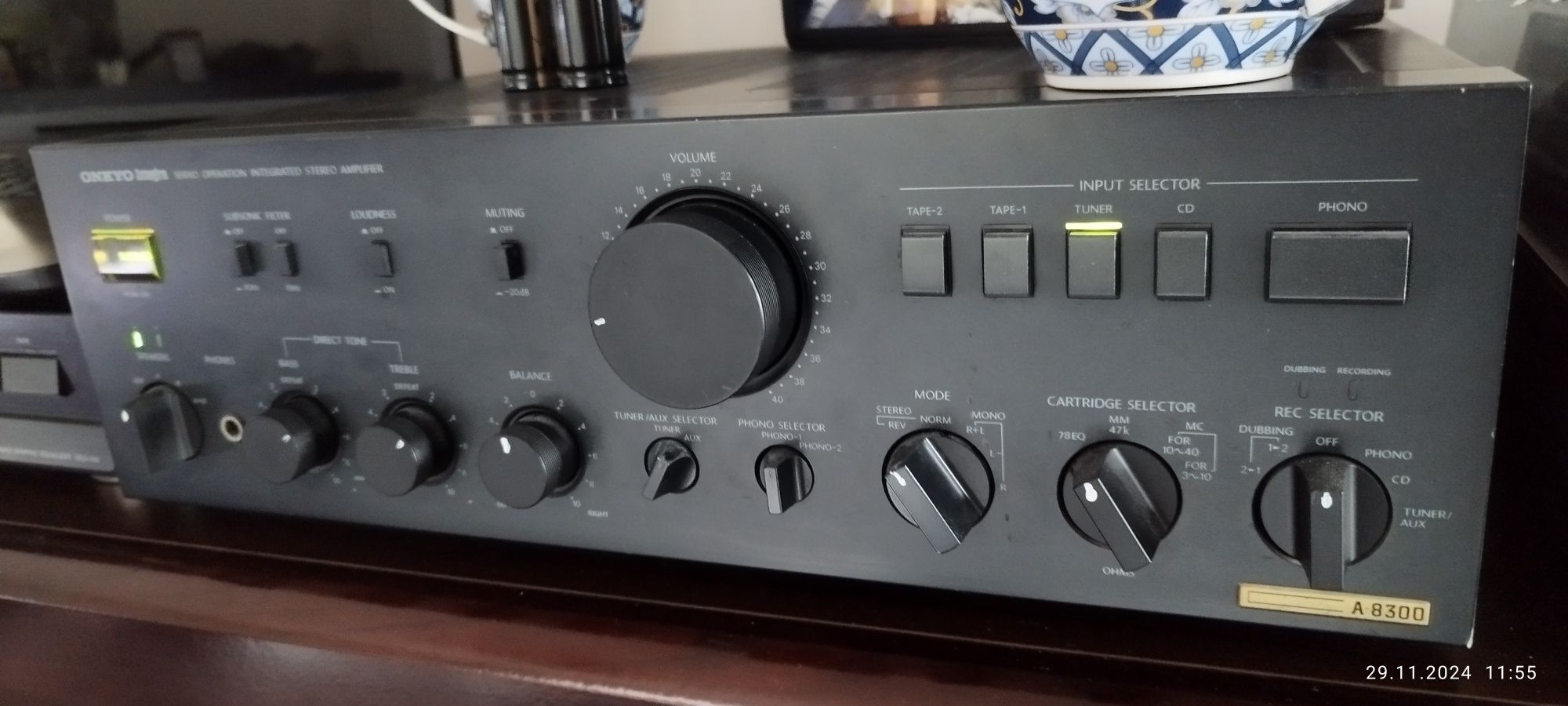 Onkyo  8300 + Altus110