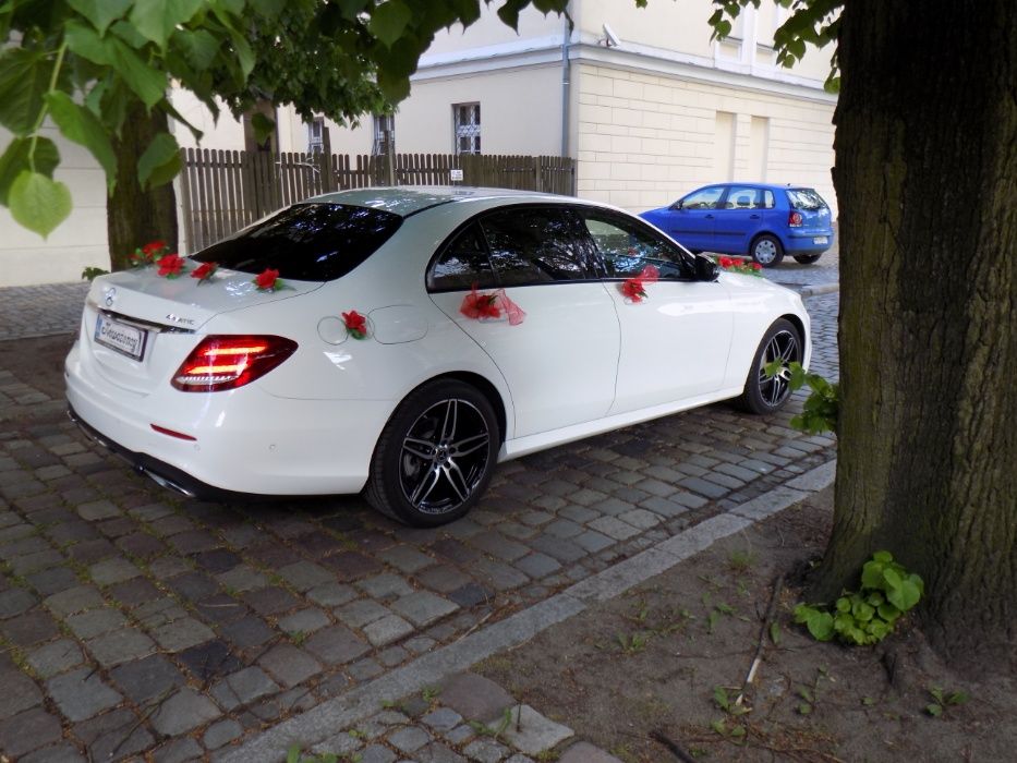 Auto do ślubu. Mercedes W213 do wynajęcia na ślub.