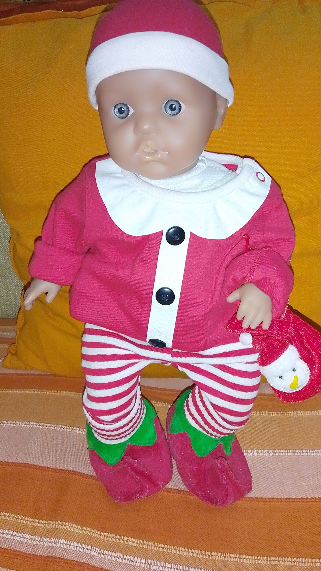 Кукла пупс в новогоднем костюме