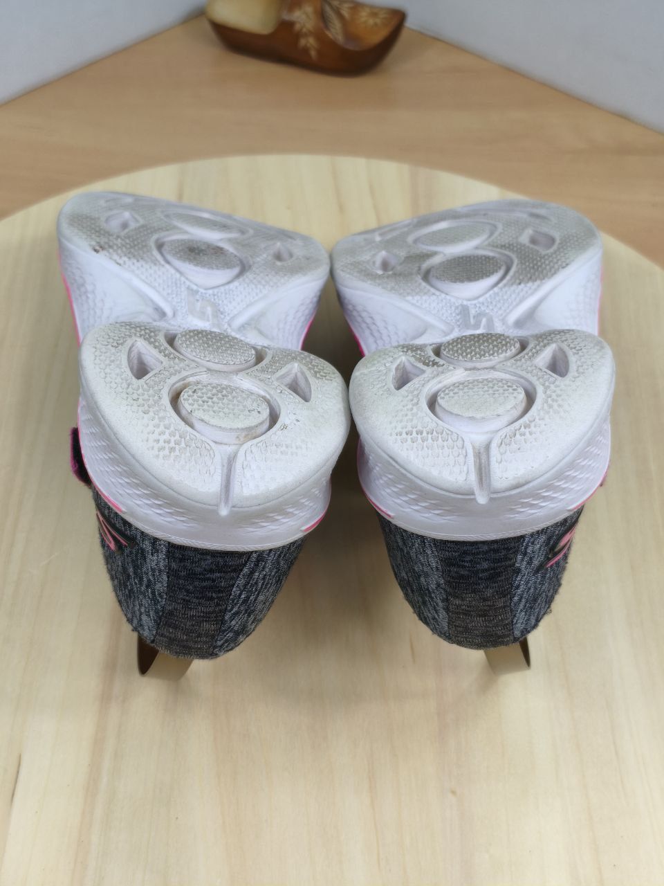 Buty Baleriny r.33 Skechers GOwalk 4 Mary Jane dla dzieci na rzep