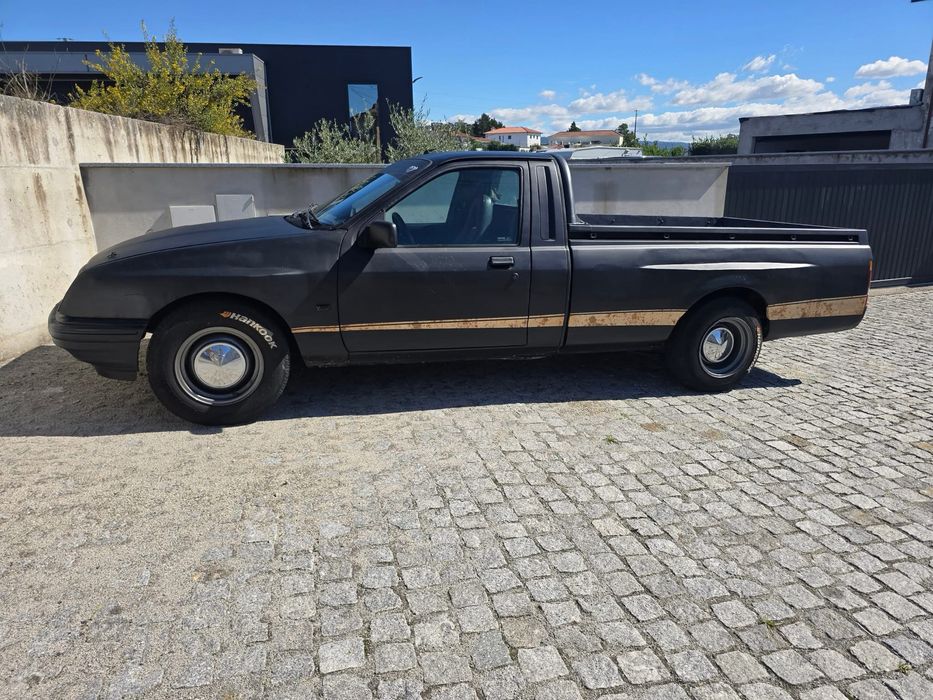 Ford P100 1.8 Turbo 1993 Sierra Front