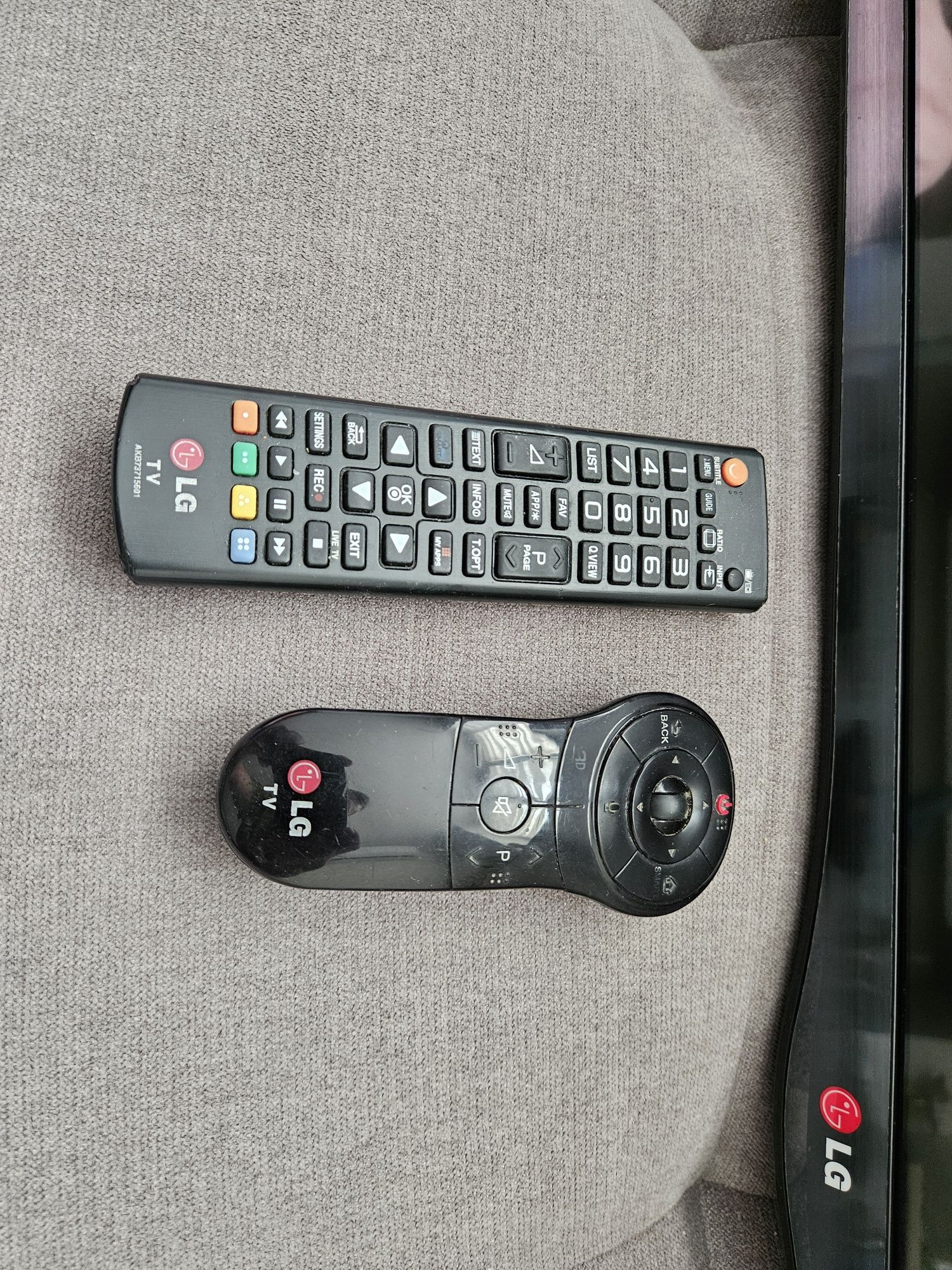 Телевізор LG 42LA660V