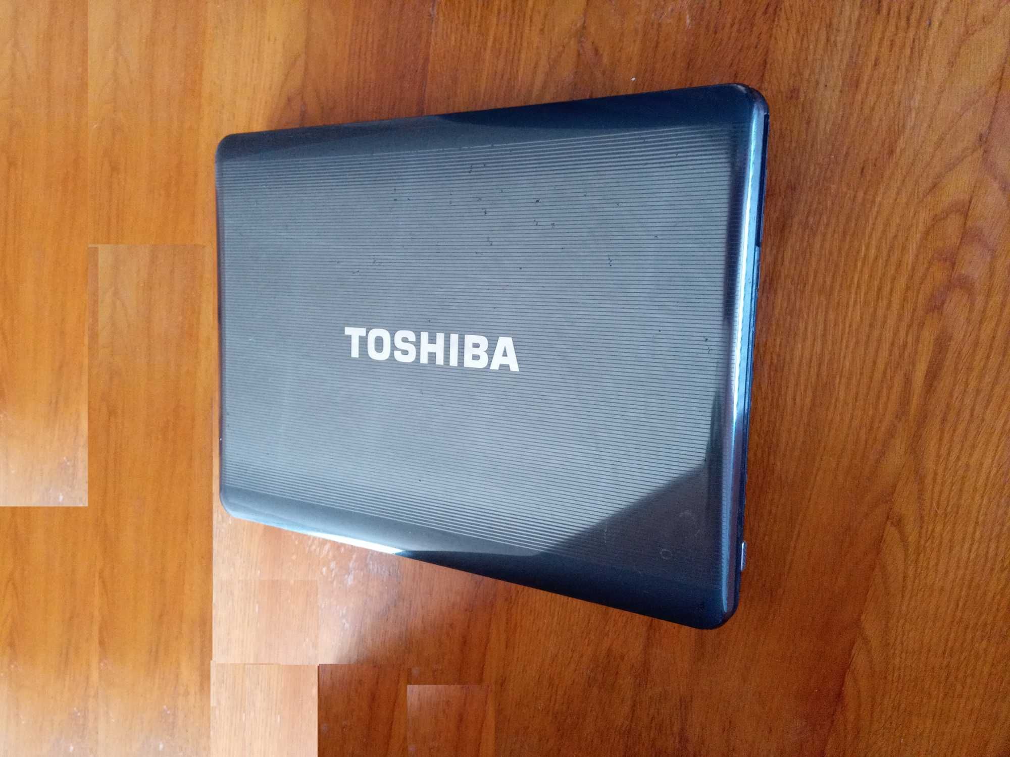 ноутбук Toshiba - прoцeccop Intel Pentium; динамики Harman Kardon®