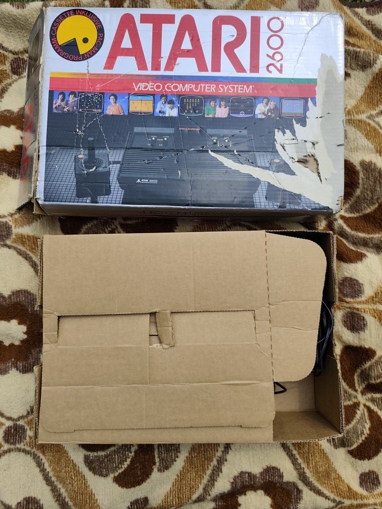 Atari 2600 w pudełku
