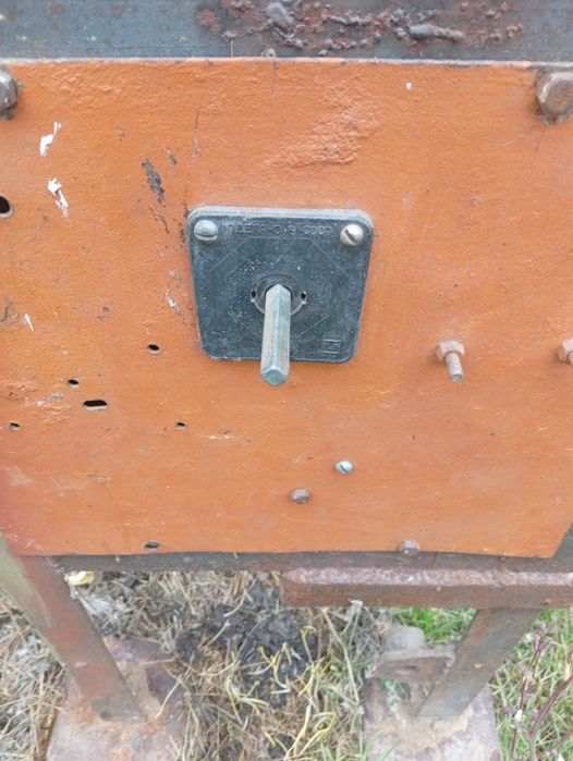 Продам циркулярний стіл з перемикачем