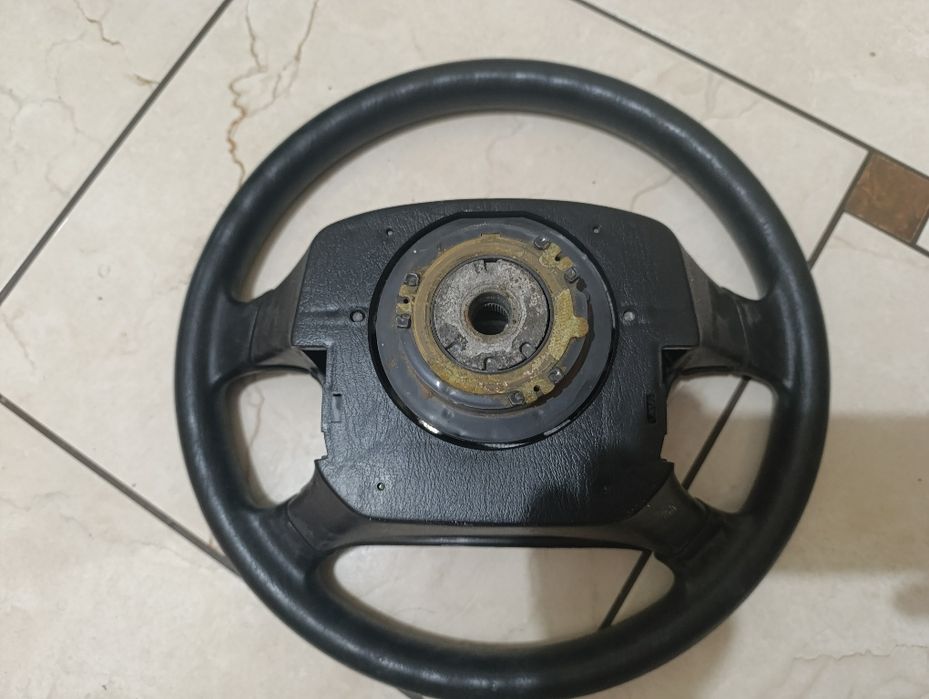 Руль Тойота Карина с подушкой безопасности.
