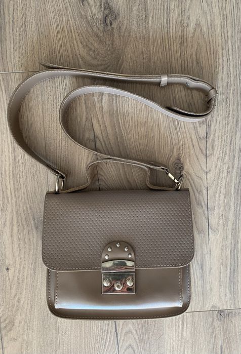 Продам бежеву шкіряну сумку