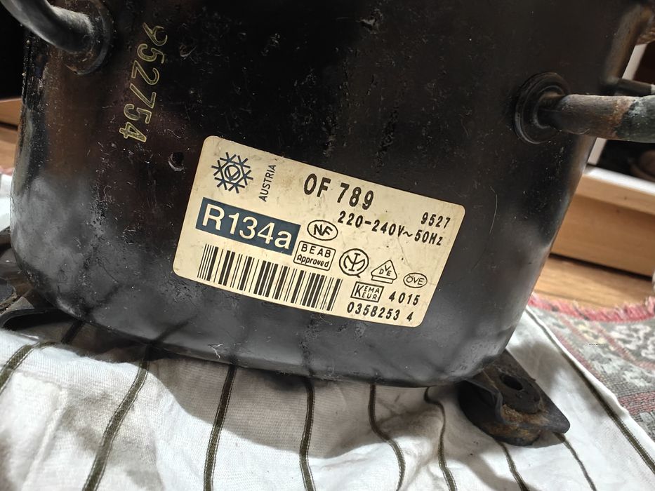 Компрессор холодильника