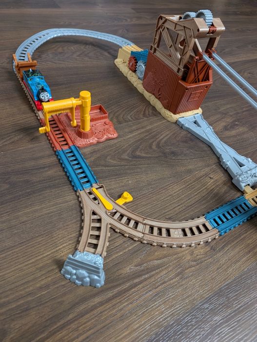 Tomek i Przyjaciele – Ucieczka ze Złomowiska – Zestaw Tory + Lokomoty