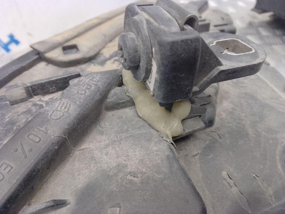 Фара правая 8R0941754E для Audi Q5 2012-2017