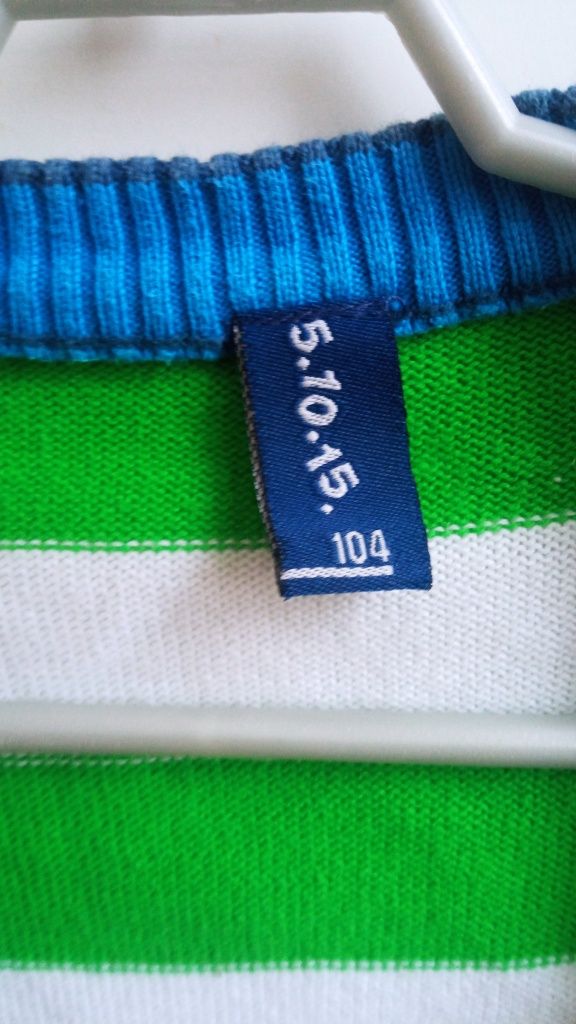 Zielono-biały elegancki zapinanyna guziki sweter ozdobne łaty 5.10.15.