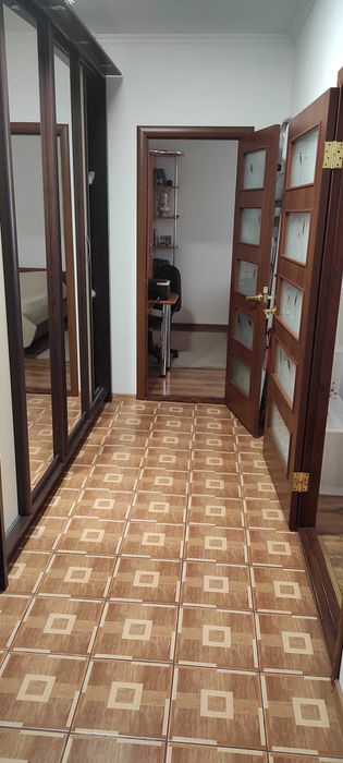 Продам двокімнатну квартиру в  екологічно чистому районі .