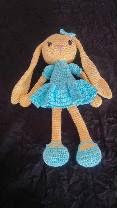Vendo boneca feita á mão